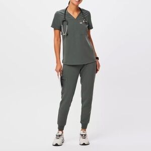 FIGS L/LP BONSAI Scrub top and Jogger Set